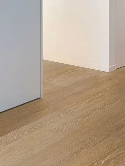 50 LVRE 132 evp vinyl flooring roomscene 1