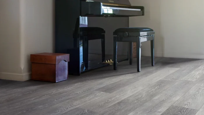 50 LVRE 634 evp vinyl flooring roomscene 1