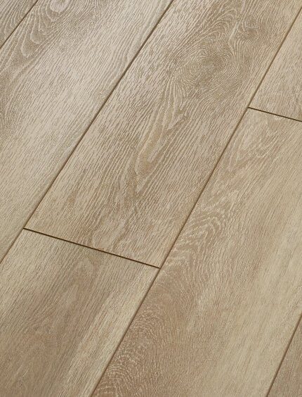 VV426 00858 ANGLED