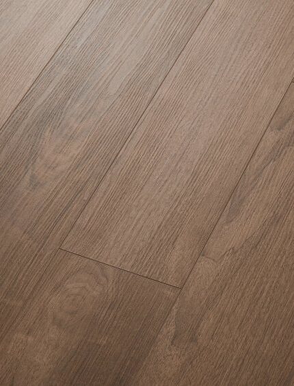 VV583 01228 ANGLED