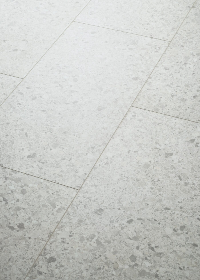 VV687 10318 ANGLED