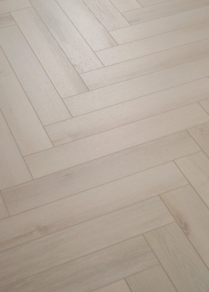 VV779 0H141 ANGLED
