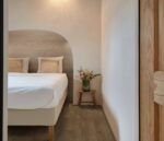 VV827 02887 ROOM