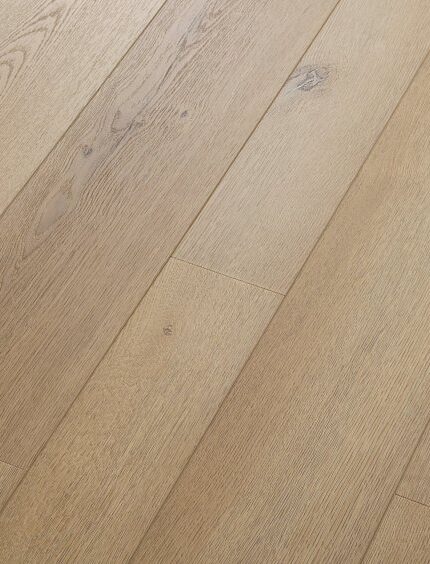 VV744 00993 ANGLED